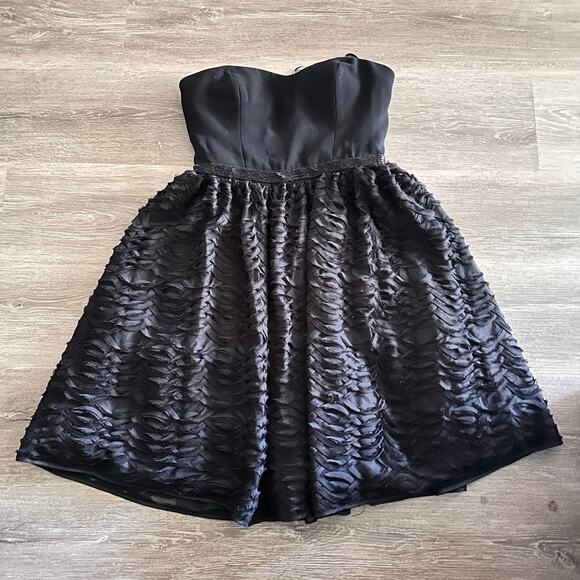 Calvin Klein Dress Formal Prom Black Teacup Strapless Size 4 - Picture 4 of 4